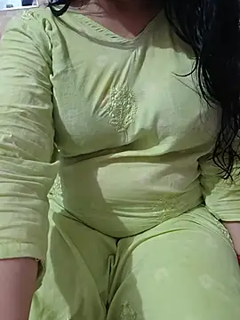 Snapshot of roshni_agrawal0 chatting on 07-07-26, 10:52 roshni agrawal0 online show from 07-07-26, 10:52