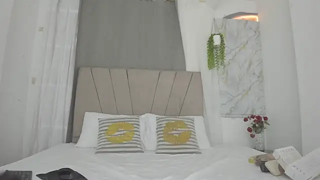 Lady miss    online show from 02-10-26, 12:31