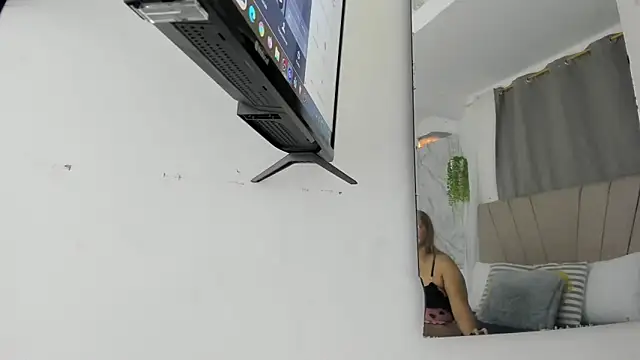 Lady miss    online show from 03-15-26, 01:06