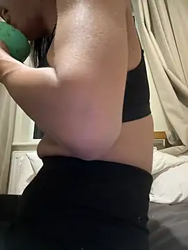 Ladyboyluxe online show from 02-21-26, 04:57