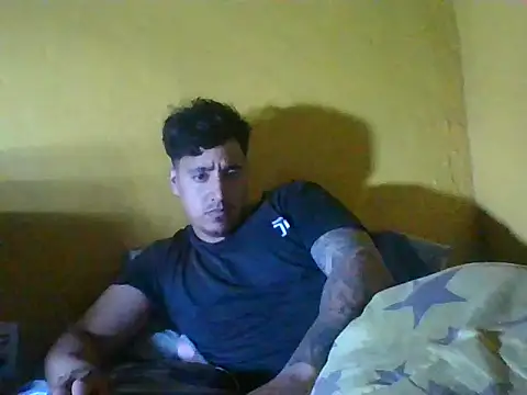 Snapshot of RVJM chatting on 10-26-25, 03:23 RVJM online show from 10-26-25, 03:23