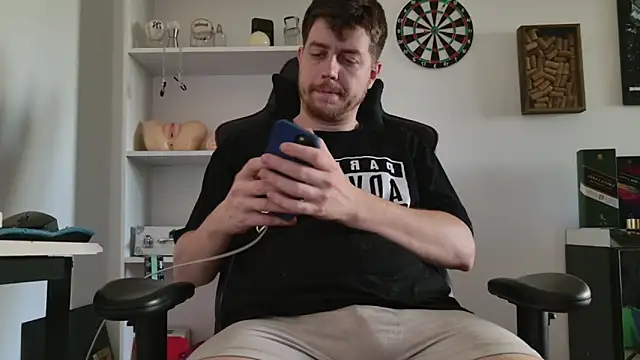 aaron nvk online show from 02-04-26, 09:20