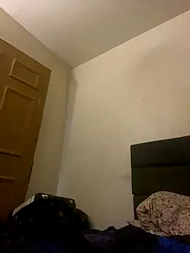 Snapshot of willie896 chatting on 10-08-25, 06:27 willie896 online show from 10-08-25, 06:27