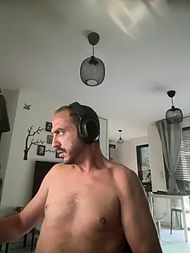 Snapshot of goncas23 chatting on 05-24-26, 12:54 goncas23 online show from 05-24-26, 12:54