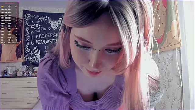 Snapshot of CutiePatoootie chatting on 04-26-26, 09:45 CutiePatoootie online show from 04-26-26, 09:45