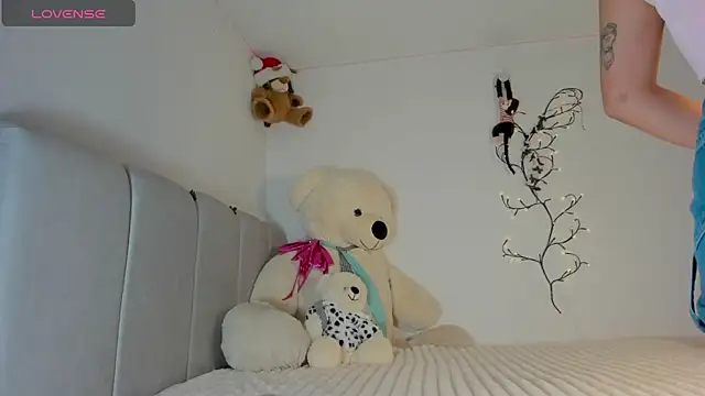 Sarahcutexoxox online show from 05-23-26, 10:03