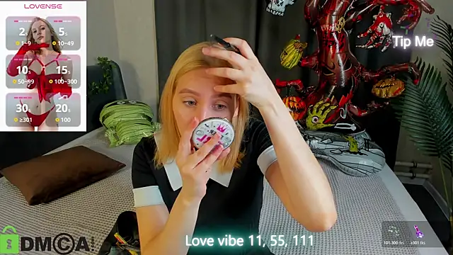 Anna Chelsea online show from 10-29-25, 12:57