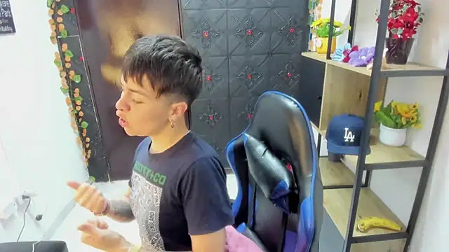  Hannah Hot online show from 04-14-26, 02:28