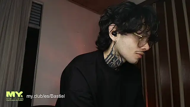 Mihail leroy online show from 04-11-26, 03:33