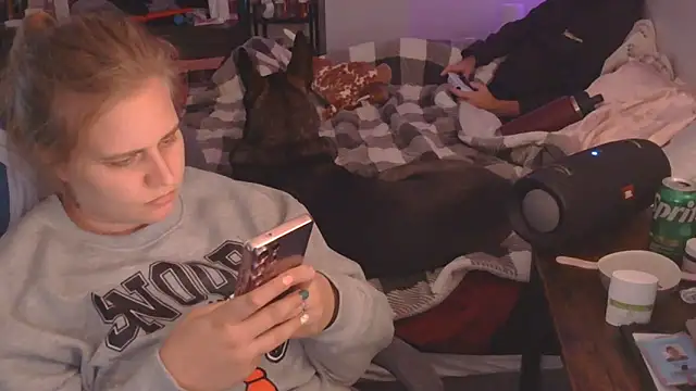 Snapshot of Sexyblonde12344 chatting on 09-13-25, 12:54 Sexyblonde12344 online show from 09-13-25, 12:54