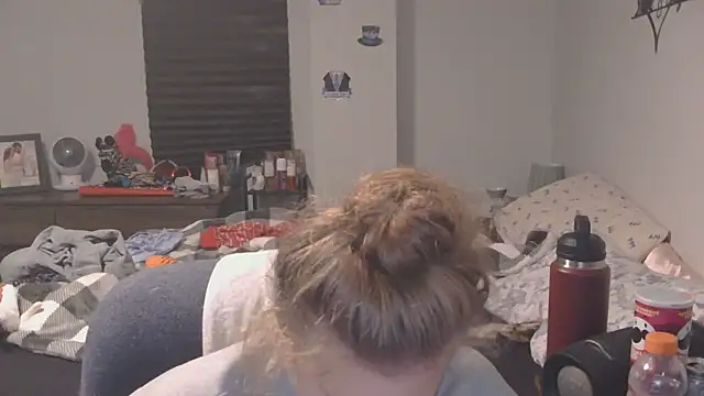 Snapshot of Sexyblonde12344 chatting on 09-17-25, 02:41 Sexyblonde12344 online show from 09-17-25, 02:41