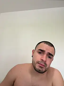 Snapshot of joseemontilla chatting on 05-10-26, 02:33 joseemontilla online show from 05-10-26, 02:33