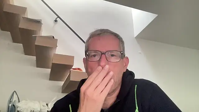 Snapshot of choupipat1 chatting on 05-22-26, 06:53 choupipat1 online show from 05-22-26, 06:53