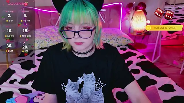 CoralineYoung online show from 04-22-26, 07:11