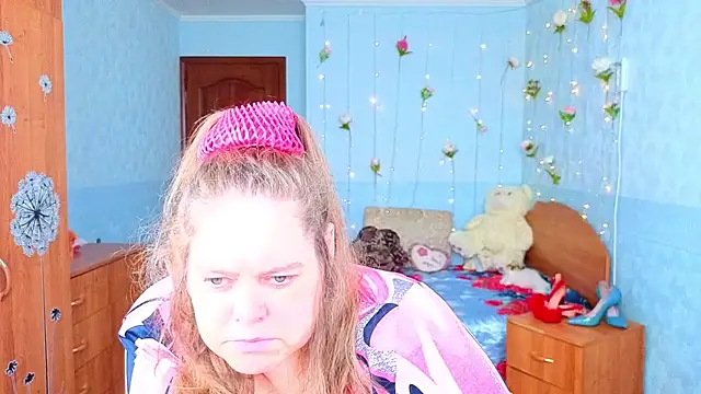 Audrey Aura online show from 10-21-25, 10:27