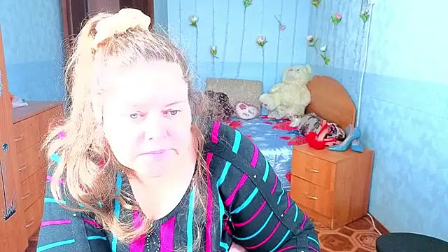 Audrey Aura online show from 10-22-25, 05:19