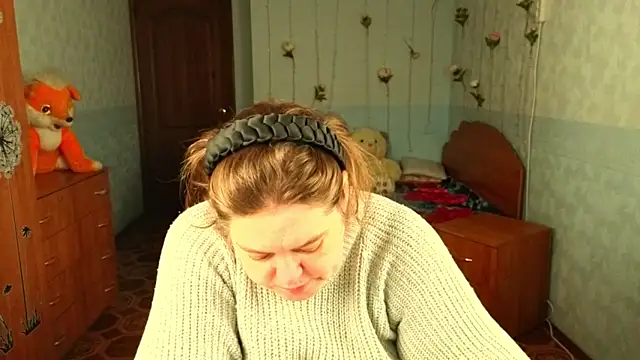 Audrey Aura online show from 11-17-25, 05:46