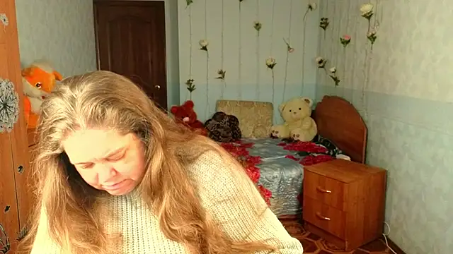 Audrey Aura online show from 11-21-25, 05:17