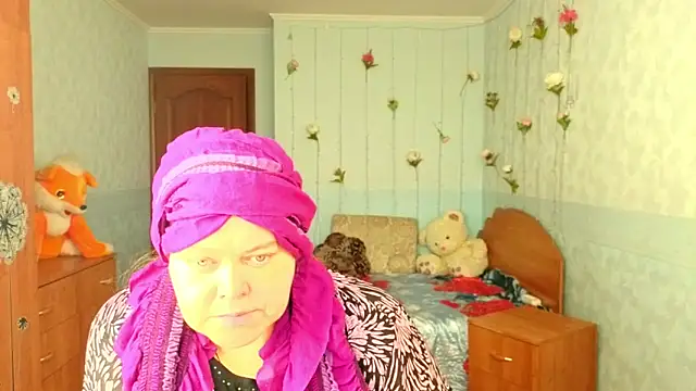 Audrey Aura online show from 11-23-25, 05:40