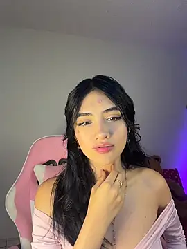 Snapshot of mandy222_ chatting on 05-17-26, 02:20 mandy222 online show from 05-17-26, 02:20