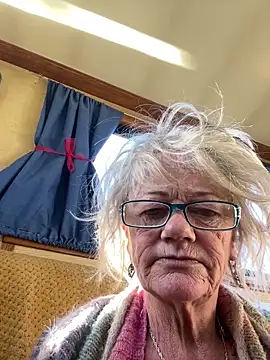 Snapshot of ladyboatlady chatting on 04-30-26, 06:31 ladyboatlady online show from 04-30-26, 06:31