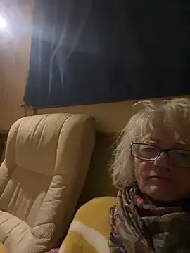 Snapshot of ladyboatlady chatting on 05-19-26, 10:27 ladyboatlady online show from 05-19-26, 10:27
