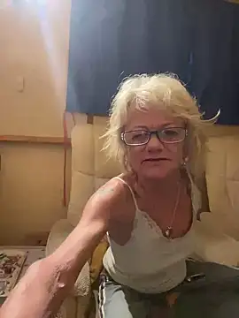 Snapshot of ladyboatlady chatting on 05-27-26, 09:23 ladyboatlady online show from 05-27-26, 09:23