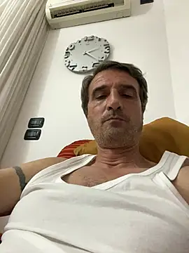 Snapshot of sasatimido chatting on 07-12-26, 12:23 sasatimido online show from 07-12-26, 12:23