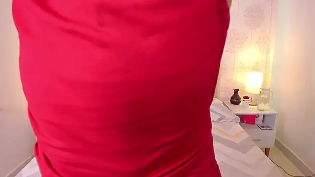 Snapshot of ShaynaHosk chatting on 02-04-26, 03:56 ShaynaHosk online show from 02-04-26, 03:56