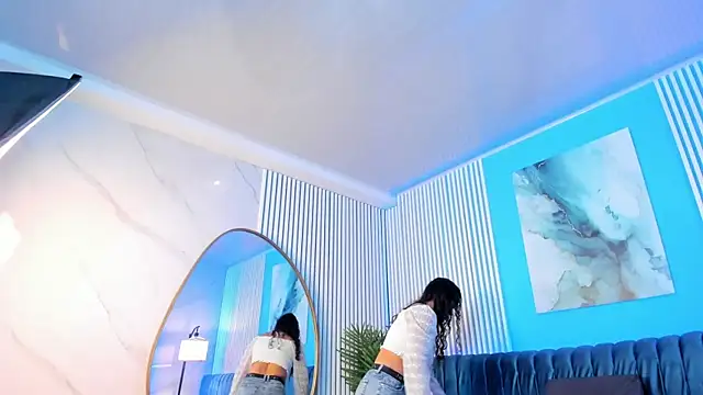 bellarivera  online show from 11-19-25, 07:14