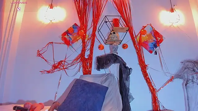 Karlaliones69 online show from 10-31-25, 12:17