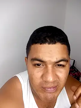 santiagooficial online show from 12-05-25, 01:47