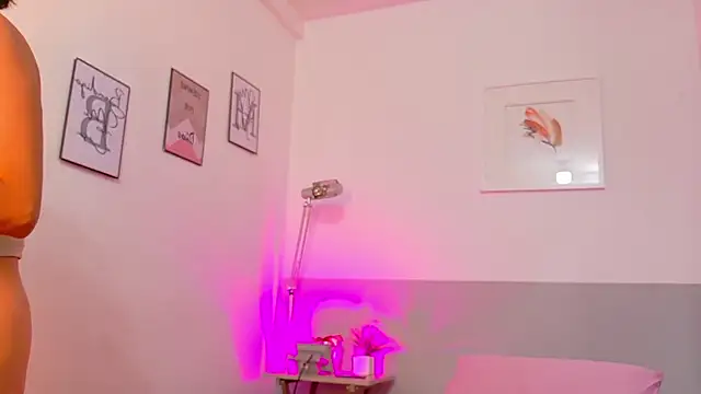 cutepetitee online show from 11-07-25, 07:58