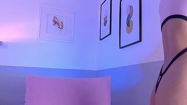 cutepetitee online show from 02-16-26, 07:43