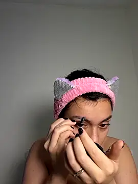 AmaiaSalvatore online show from 09-13-25, 09:47