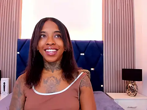 Pauline Fox online show from 10-28-25, 02:26