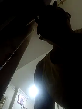 Snapshot of Trade010 chatting on 11-13-25, 03:55 Trade010 online show from 11-13-25, 03:55