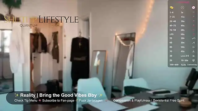 Snapshot of SwingWingWomanSweden chatting on 05-19-26, 07:47 SwingWingWomanSweden online show from 05-19-26, 07:47