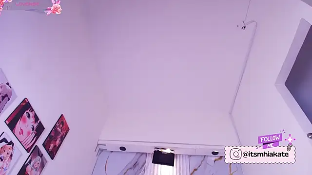 Snapshot of Mhiaa_Sweet chatting on 07-11-26, 12:19 Mhiaa Sweet online show from 07-11-26, 12:19