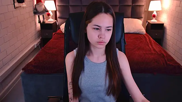 Snapshot of UliaNeer chatting on 03-05-26, 05:03 UliaNeer online show from 03-05-26, 05:03