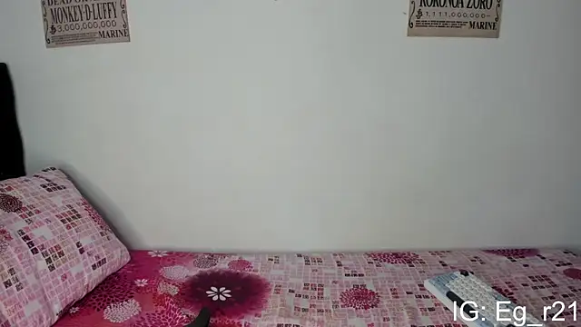 Snapshot of emma_grays2 chatting on 06-21-26, 05:04 emma grays2 online show from 06-21-26, 05:04
