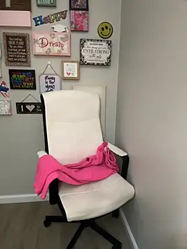 Snapshot of Juicystorm chatting on 10-07-25, 03:04 Juicystorm online show from 10-07-25, 03:04