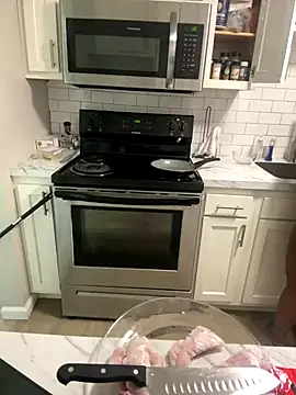 Snapshot of Juicystorm chatting on 12-21-25, 09:33 Juicystorm online show from 12-21-25, 09:33