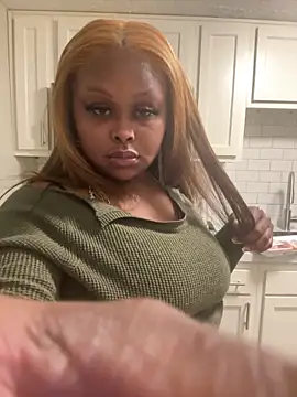 Snapshot of Juicystorm chatting on 12-23-25, 04:21 Juicystorm online show from 12-23-25, 04:21