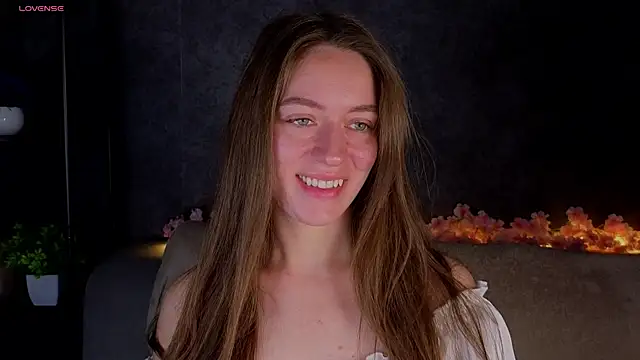 Snapshot of Agnes_Wells chatting on 07-10-26, 01:10 Agnes Wells online show from 07-10-26, 01:10
