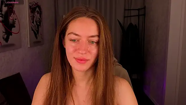 Snapshot of Agnes_Wells chatting on 07-17-26, 01:12 Agnes Wells online show from 07-17-26, 01:12