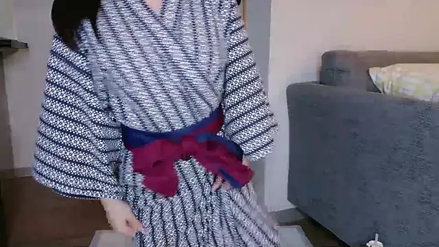 Snapshot of moemilk chatting on 07-11-26, 12:13 moemilk online show from 07-11-26, 12:13