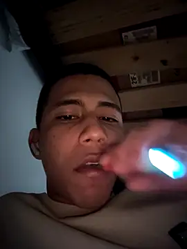 Snapshot of Davig4 chatting on 09-17-25, 10:44 Davig4 online show from 09-17-25, 10:44