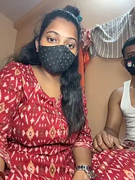 Snapshot of YOURMISTHI chatting on 11-05-25, 01:11 YOURMISTHI online show from 11-05-25, 01:11