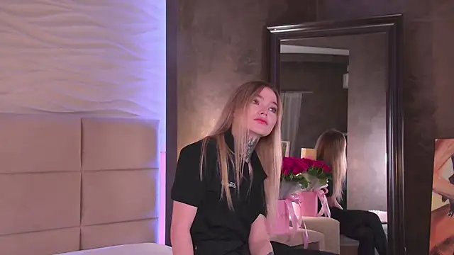 AriWild online show from 11-21-25, 04:22